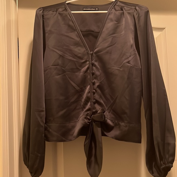 Satin Abercrombie Flowy Button Down - Picture 2 of 4